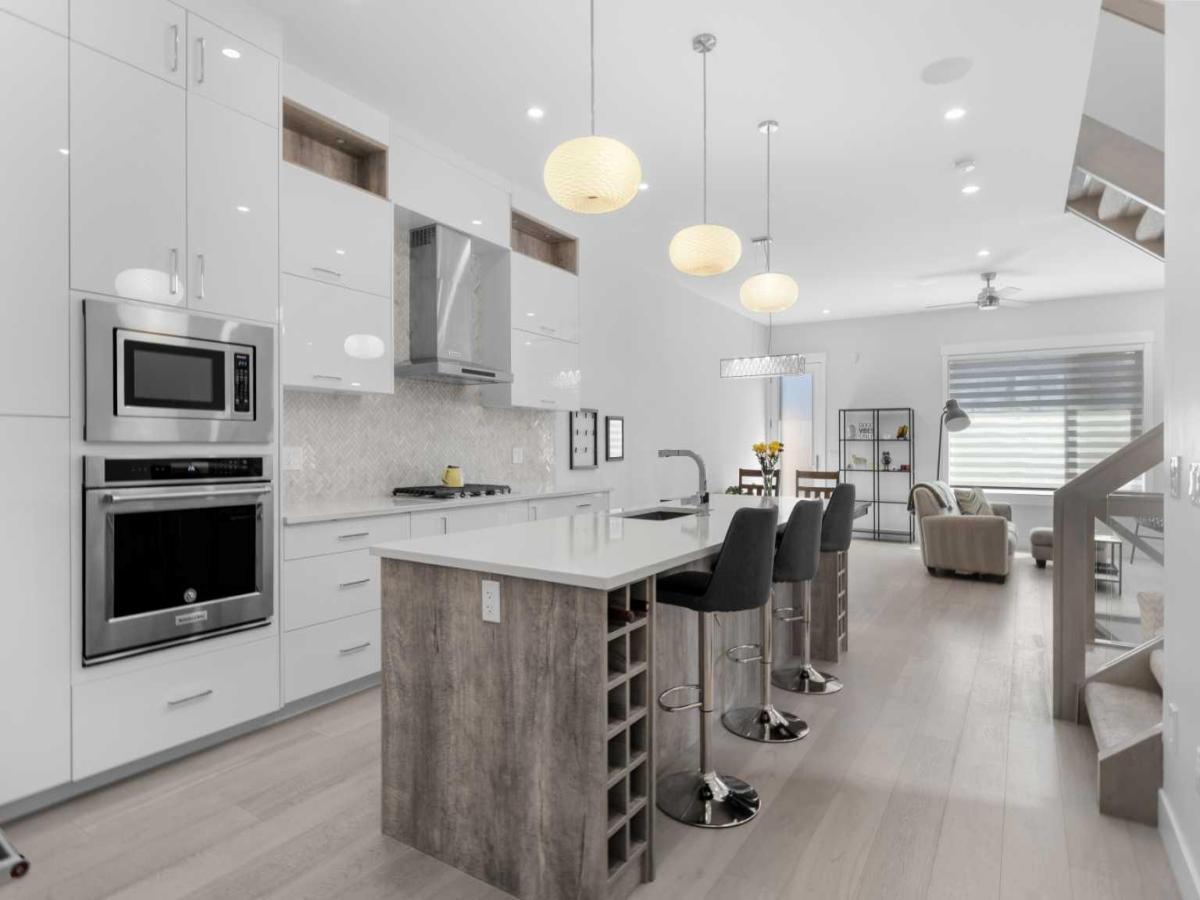 MLS #A2246701 image #0