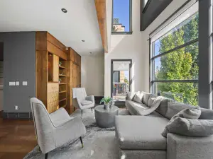 701 13A Street NE Calgary AB T2E 4S4 MLS #A2257975 broker reciprocity