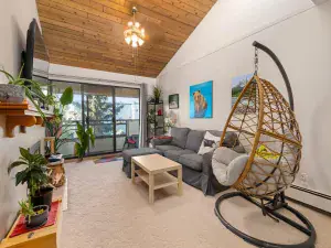 703, 1202 13 Avenue SW Calgary AB T3C 0T1 MLS #A2250146 broker reciprocity