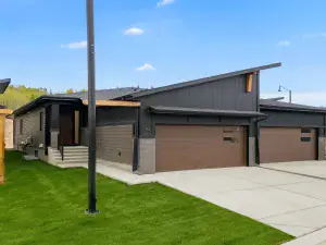 13 Riverview Circle Cochrane AB T4C 1K2 MLS #A2250772 broker reciprocity