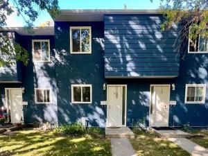 90, 251 90 Avenue SE Calgary AB T2J 0A4 MLS #A2248683 MLS #A2248683 image #0