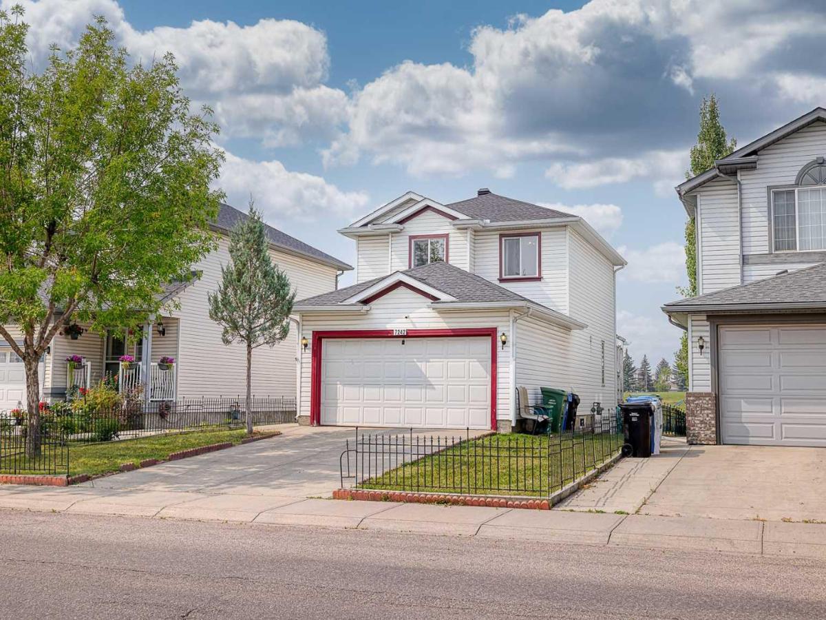 7242 Laguna Way NE Calgary AB T1Y 7B9 MLS #A2251447 MLS #A2251447 image #0