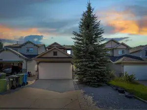 92 Bearberry Crescent NW Calgary AB T3K 1R7 MLS #A2264567 broker reciprocity