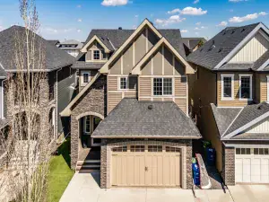 809 Canoe Green SW Airdrie AB T4B 3K6 MLS #A2265373 broker reciprocity