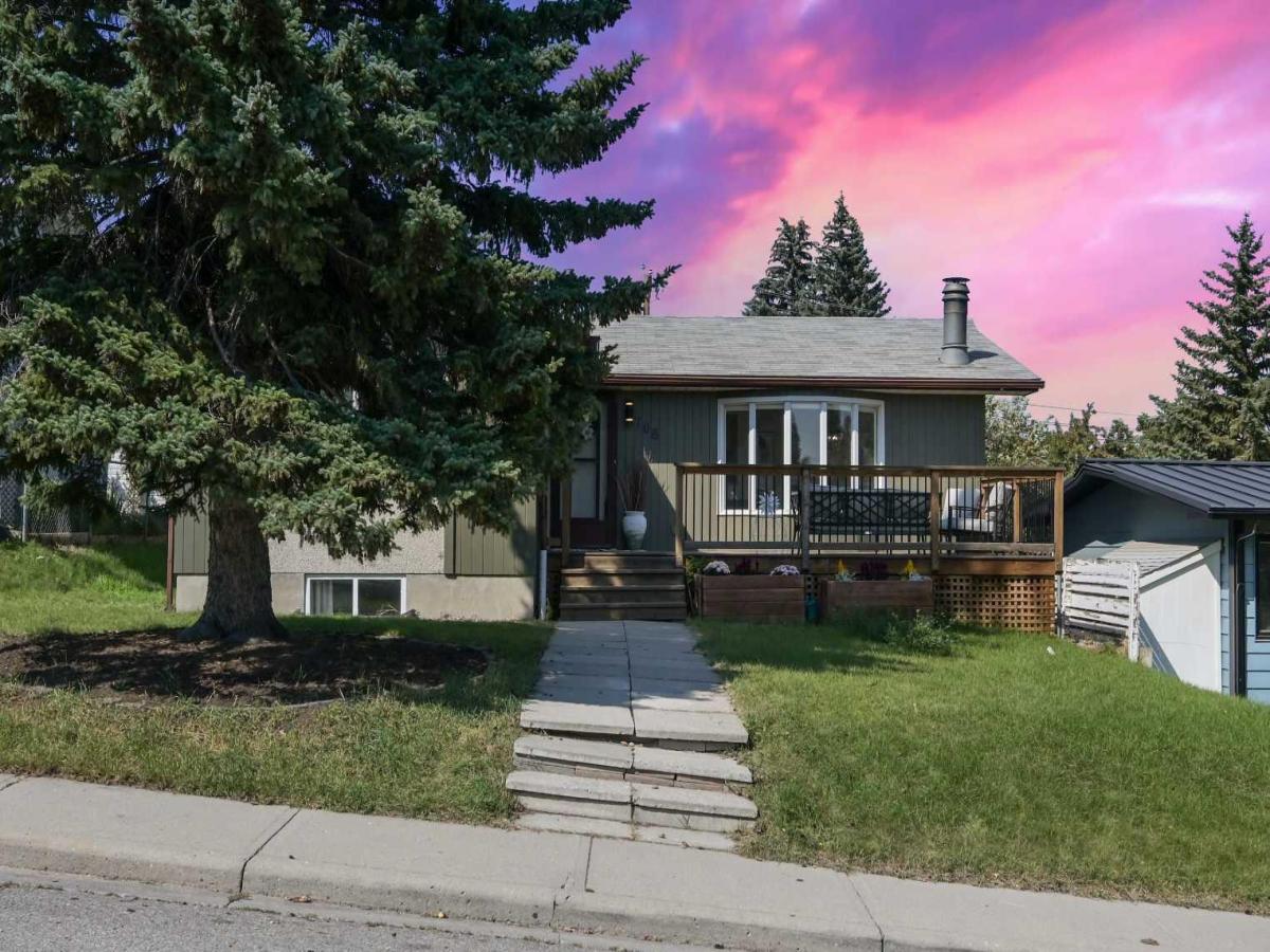 708 101 Avenue SW Calgary AB T2W 0A1 MLS #A2252037 MLS #A2252037 image #0