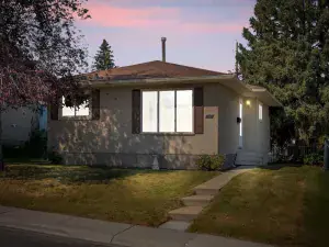 6827 37 Avenue NE Calgary AB T1Y 4Y7 MLS #A2265898 broker reciprocity