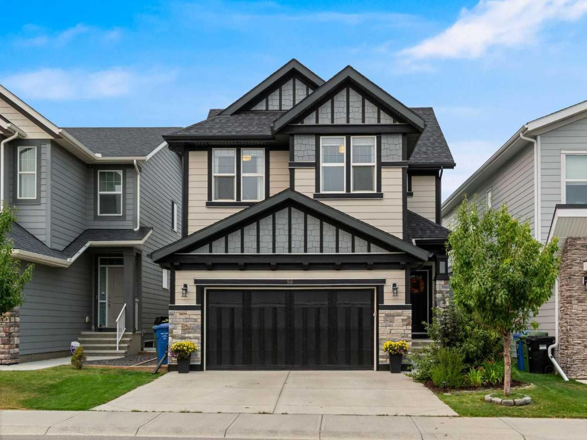 Calgary Homes from $800k to $900k MLS #A2253413 image #0