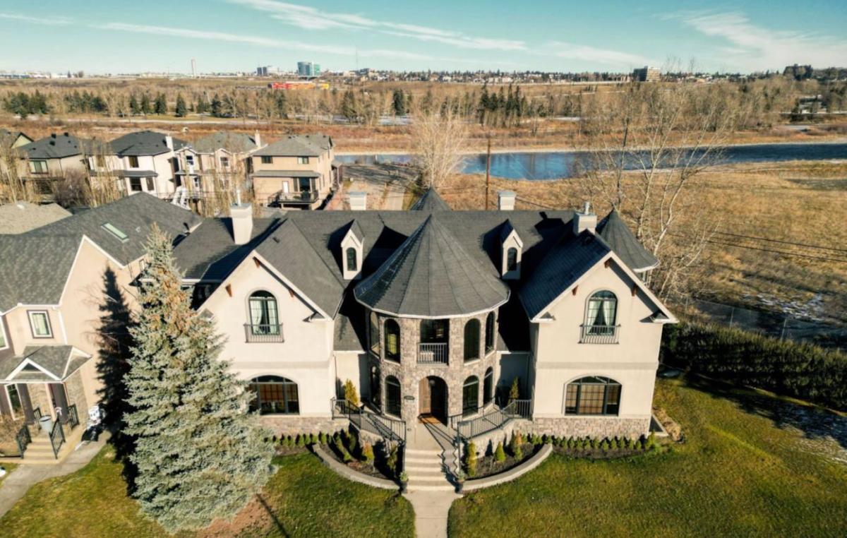 2248 9 Avenue SE Calgary AB T2G 5P7 MLS #A2253691 MLS #A2253691 image #0