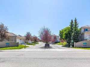 8420 Centre Street N Calgary AB T3K 1K7 MLS #A2267263 broker reciprocity