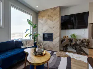 25 Southborough Lane Cochrane AB T4C 3J4 MLS #A2254461 broker reciprocity