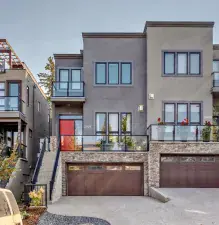 8 Signature Point SW Calgary AB T3H 2Y2 MLS #A2209299 broker reciprocity