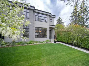 11003 Braeside Drive SW Calgary AB T2W 1C2 MLS #A2265107 broker reciprocity