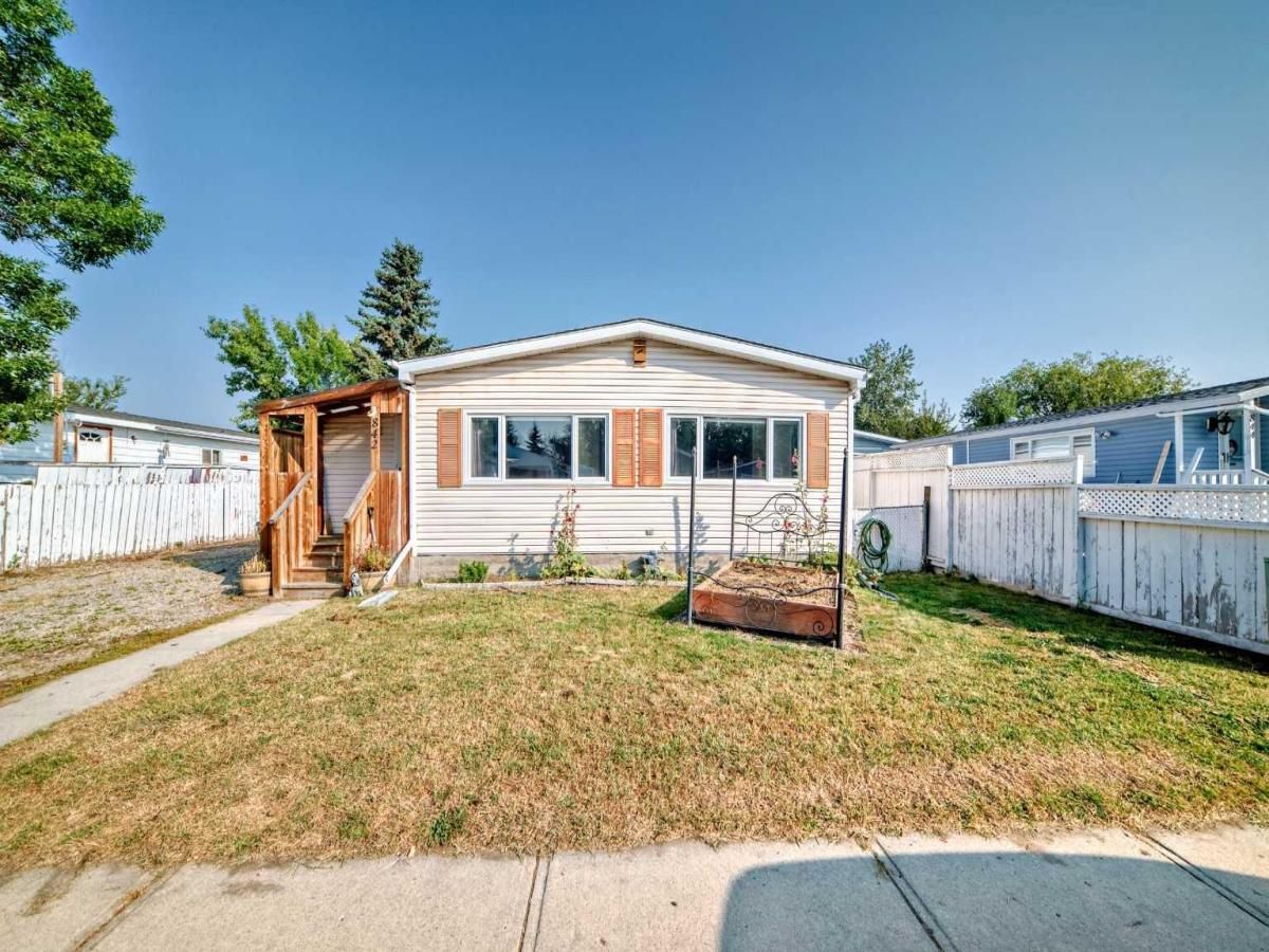 842 Briarwood Road Strathmore AB T1P 1E8 MLS #A2255913 MLS #A2255913 image #0