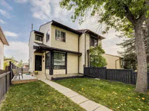147 Berwick Way NW Calgary AB T3K 1B8 MLS #A2265034 broker reciprocity