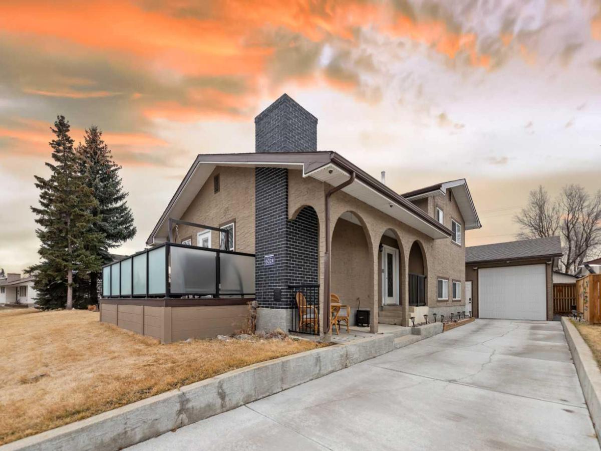 6024 28 Avenue NE Calgary AB T1Y 2E6 MLS #A2256201 MLS #A2256201 image #0