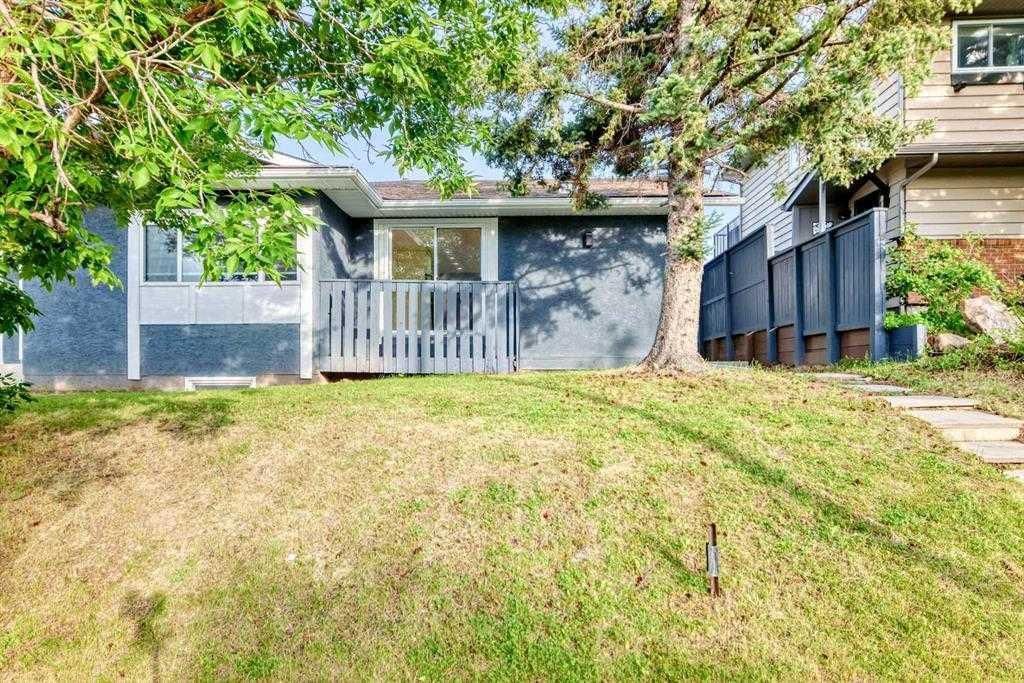 8426 Berkley Road NW Calgary AB T3K1B4 MLS #A2257399 MLS #A2257399 image #0