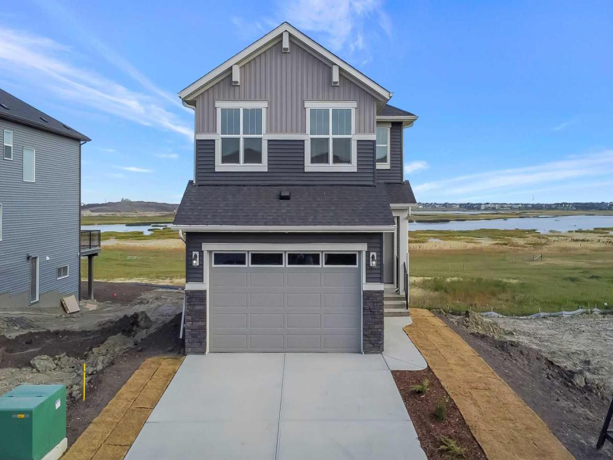 100 Corner Glen Manor NE Calgary AB T3N1B9 MLS #A2257435 MLS #A2257435 image #0