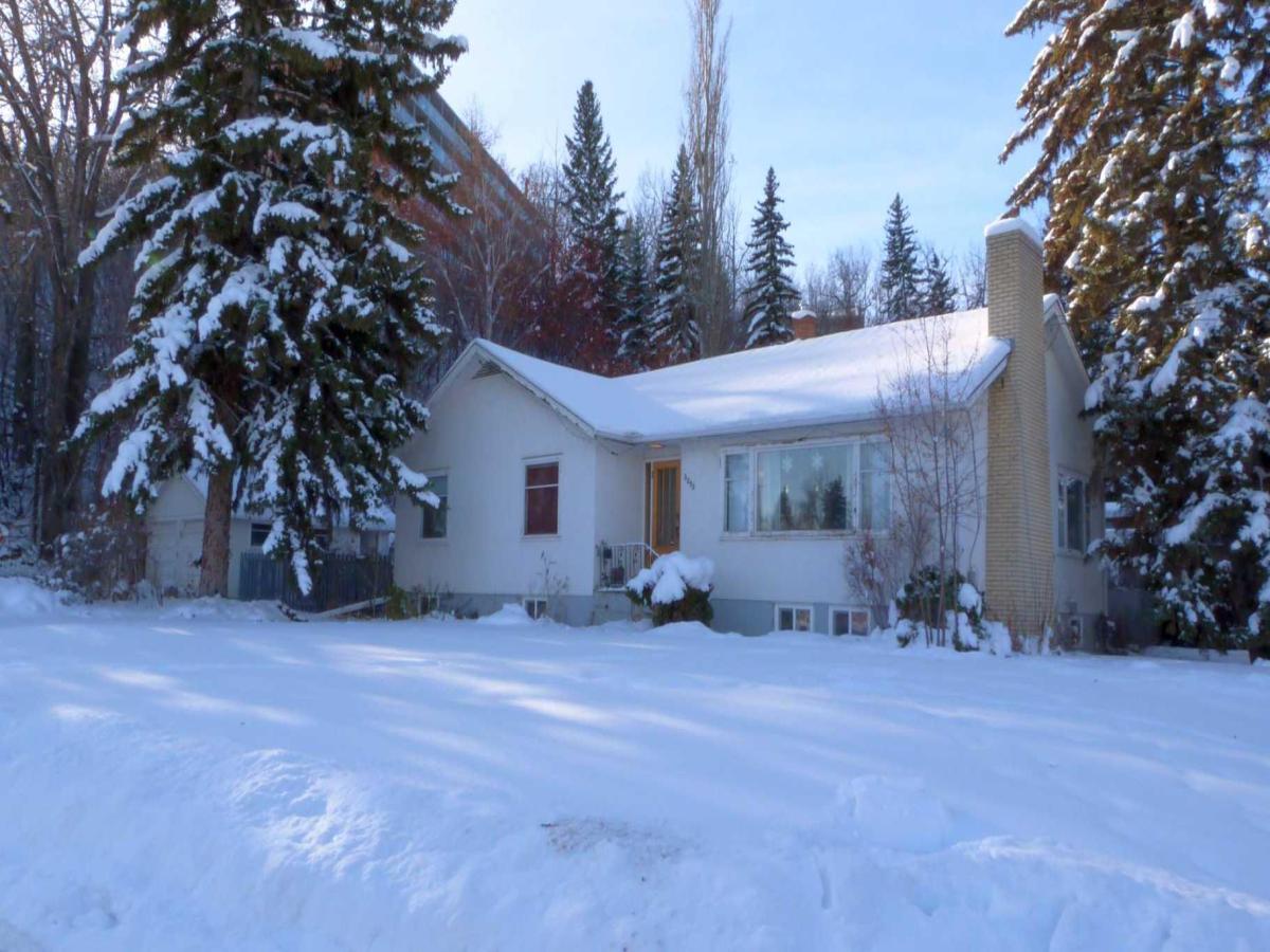 3205 4 Street SW Calgary AB T2S 1Y1 MLS #A2257470 MLS #A2257470 image #0