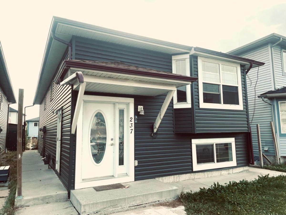 237 Tarawood Close NE Calgary AB T3J4Y9 MLS #A2257572 MLS #A2257572 image #0