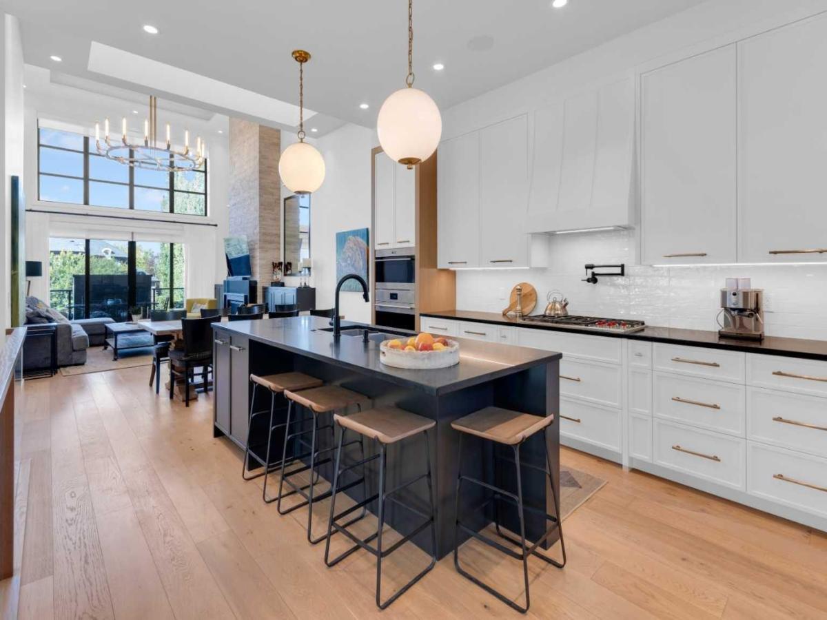 MLS #A2257815 image #0