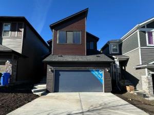 43 Versant View SW Calgary AB T2Y 0W9 | MLS #A2258060 MLS #A2258060 image #0