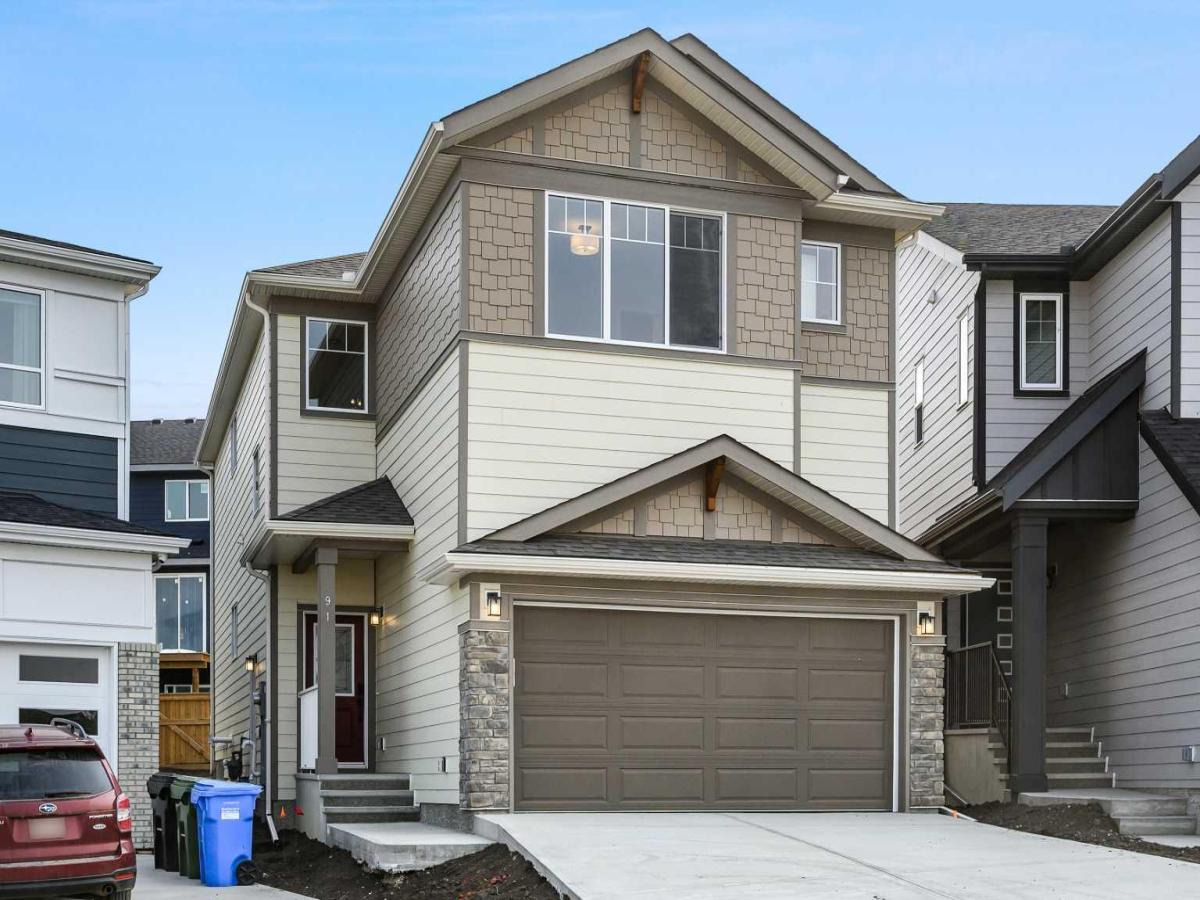 91 Versant Way SW Calgary AB T2Y 0Z3 MLS #A2258079 MLS #A2258079 image #0