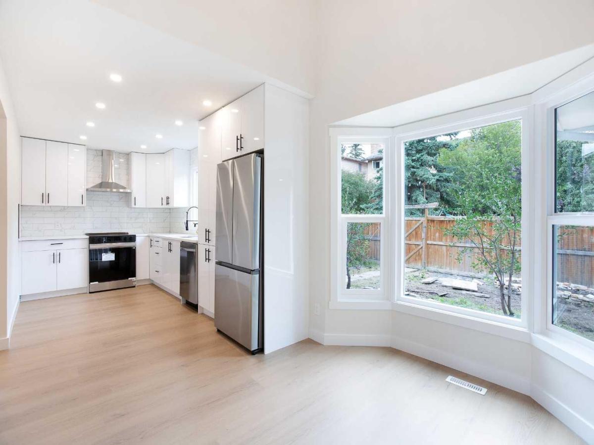 24 Hawkwood Crescent NW Calgary AB T3G 1X5 MLS #A2258455 MLS #A2258455 image #0