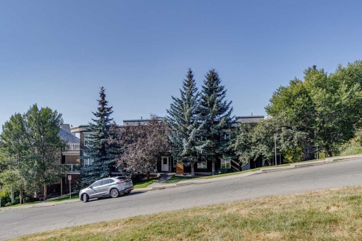 525 5 Street NE Calgary AB T2E3W5 MLS #A2258598 MLS #A2258598 image #0