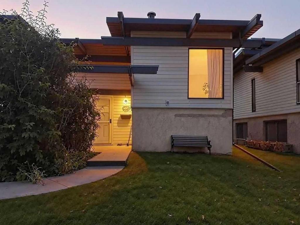 22A, 333 Braxton Place SW Calgary AB T2W 2E7 MLS #A2259261 MLS #A2259261 image #0