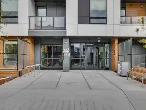 416, 2000 Applevillage Court SE Calgary AB T2A 7Z4 MLS #A2264364 broker reciprocity