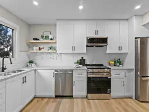 240, 20 Discovery Ridge Close SW Calgary AB T3H 5X4 MLS #A2253616 broker reciprocity