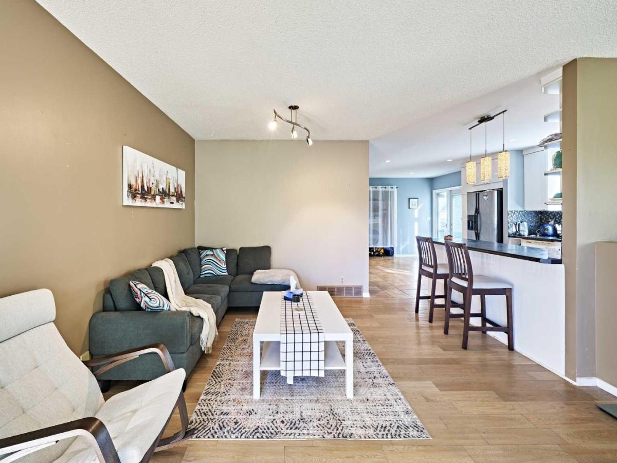 8414 Berwick Road NW Calgary AB T3K 1E5 MLS #A2259911 MLS #A2259911 image #0