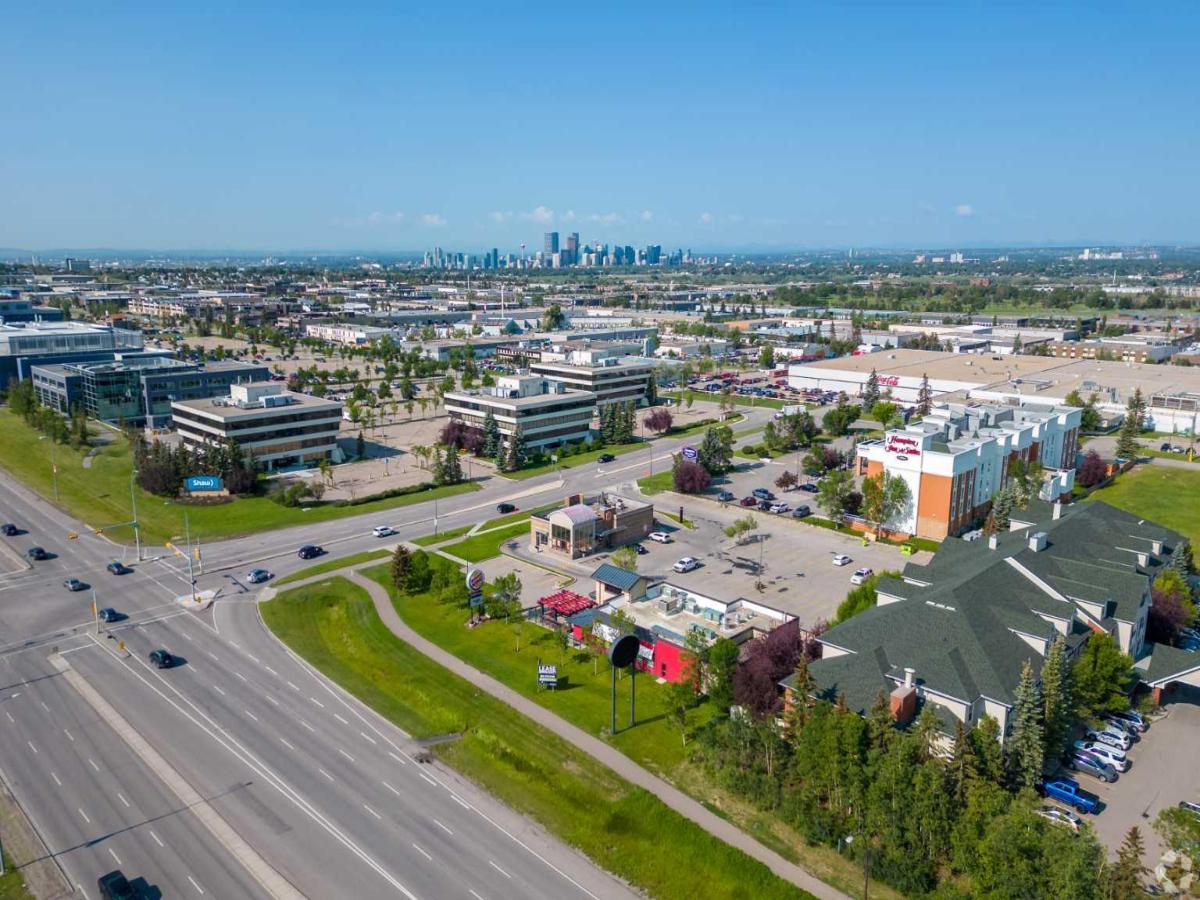 2480 37 Avenue NE Calgary AB T2E 8S6 MLS #A2260848 MLS #A2260848 image #0