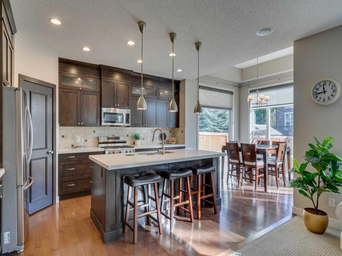 9 Cranarch Way SE Calgary AB T3M0S7 MLS #A2261364 MLS #A2261364 image #0