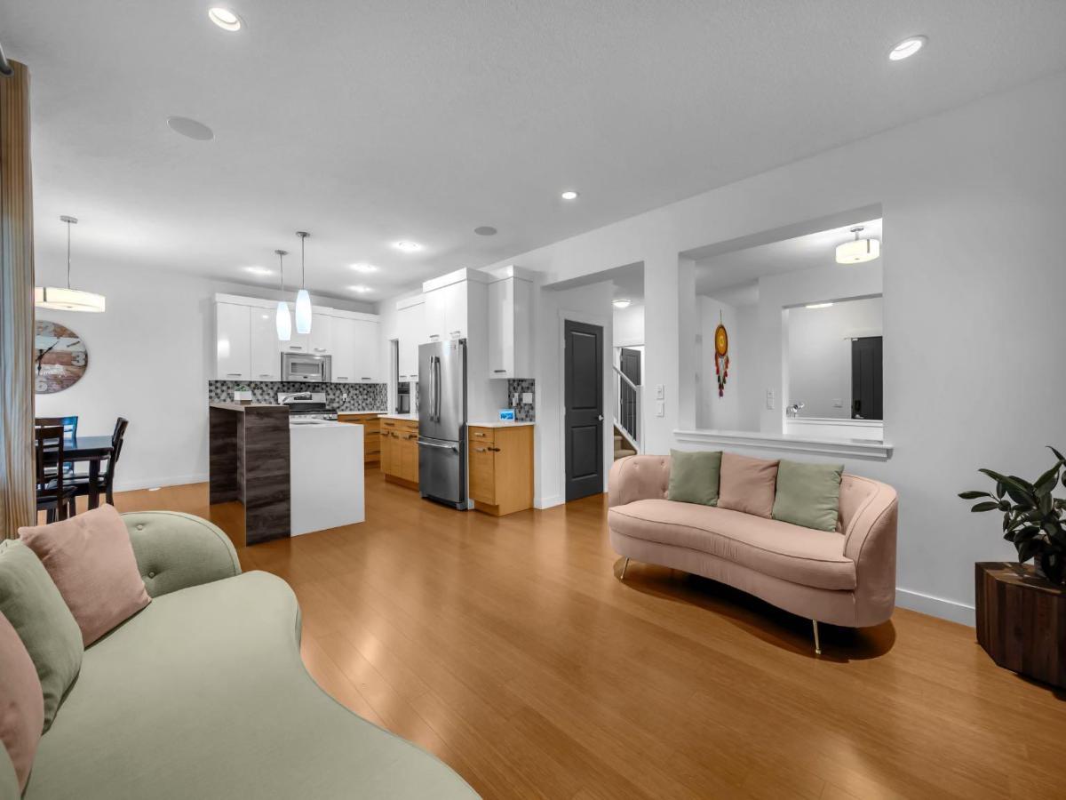 233 Cranarch Common SE Calgary AB T3M1M3 MLS #A2261633 MLS #A2261633 image #0