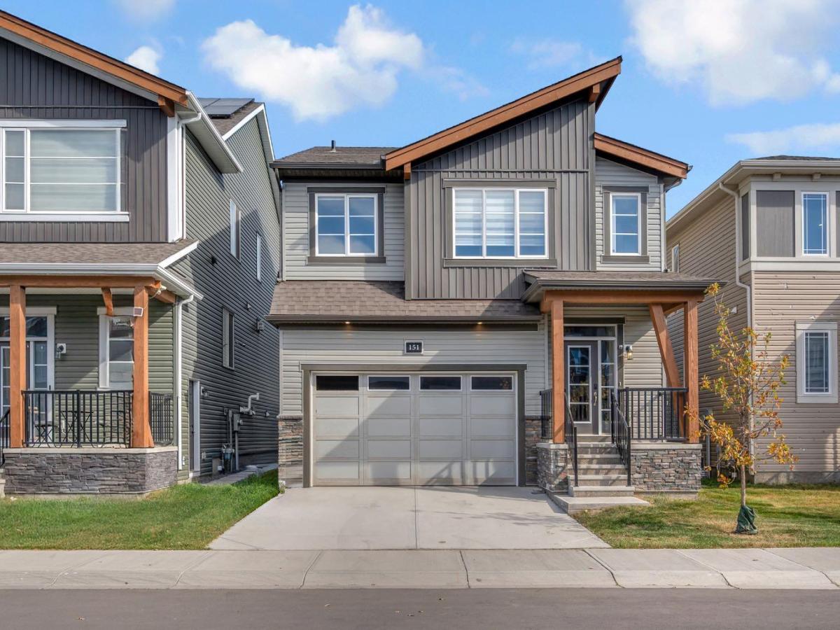 151 Carringham Way NW Calgary AB T4B 3P5 MLS #A2261832 MLS #A2261832 image #0