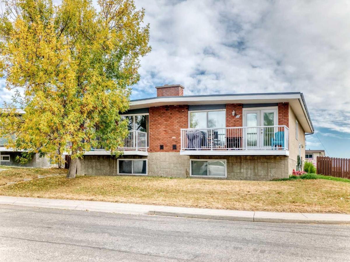 133 & 135 Huntford Close NE Calgary AB T2K3Y7 MLS #A2261915 MLS #A2261915 image #0