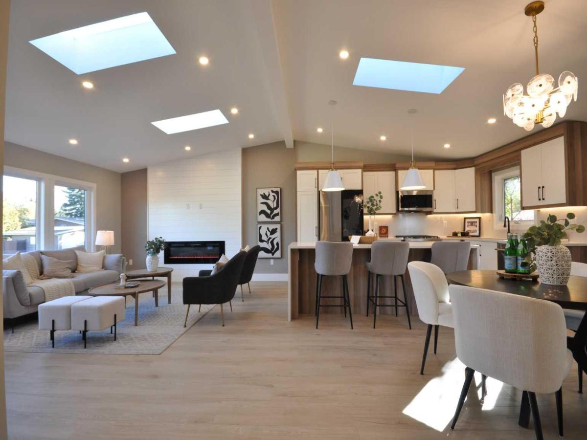 1 Cherovan Drive SW Calgary AB T2V2P3 MLS #A2262062 MLS #A2262062 image #0