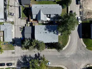1217 18 Avenue NW Calgary AB T2M 0W3 MLS #A2240801 broker reciprocity