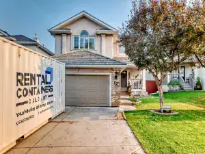 319 Douglas Glen Boulevard SE Calgary AB T2Z 2M8 MLS #A2266390 broker reciprocity