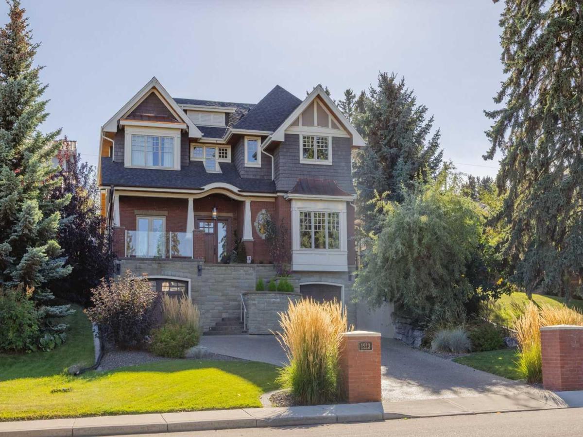 Calgary City Center Houses MLS #A2262807 image #0