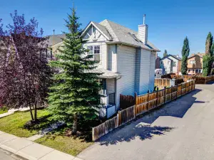 84 Copperstone Villas SE Calgary AB T2Z 5E3 MLS #A2266206 broker reciprocity