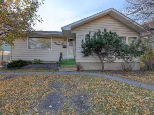 506 28 Avenue NW Calgary AB T2M 2K8 MLS #A2258186 broker reciprocity