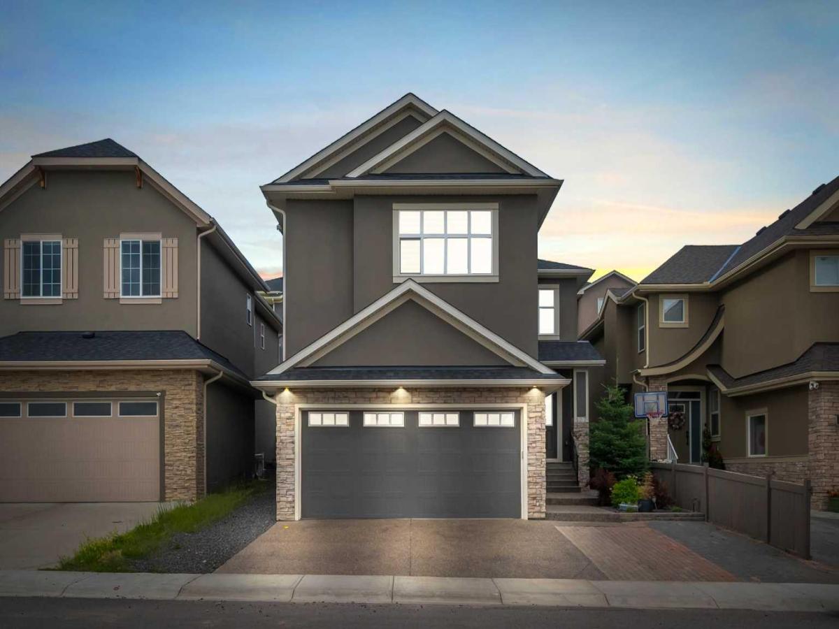 127 Evansview Road NW Calgary AB T3P0L6 MLS #A2263777 MLS #A2263777 image #0