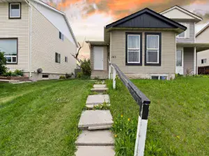 501 Saddlecrest Boulevard NE Calgary AB T2J 0G2 MLS #A2253070 broker reciprocity