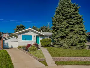 3741 Cedarille Drive SW Calgary AB T2W3J5 MLS #A2262564 broker reciprocity