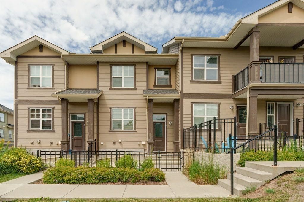 4 Evanscrest Gardens NW Calgary AB T3P 0S1 MLS #A2264552 MLS #A2264552 image #0