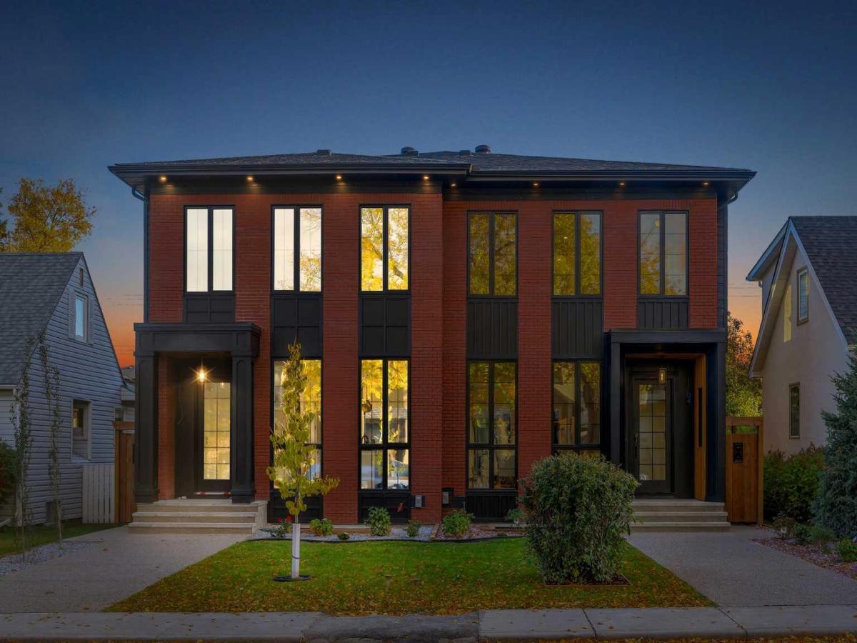 433 26 Avenue NW Calgary AB T2M2E3 MLS #A2264569 MLS #A2264569 image #0