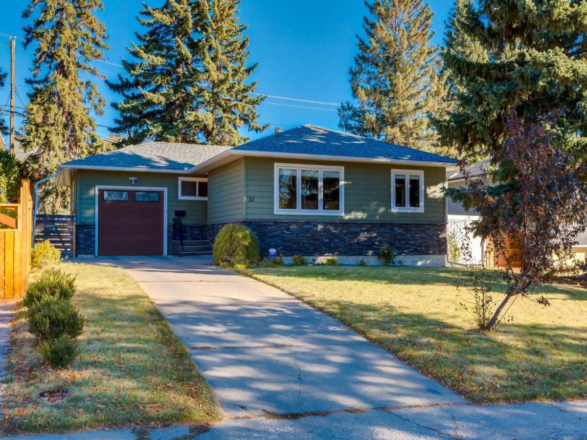 32 Calandar Road NW Calgary AB T2L0P6 MLS #A2264826 MLS #A2264826 image #0