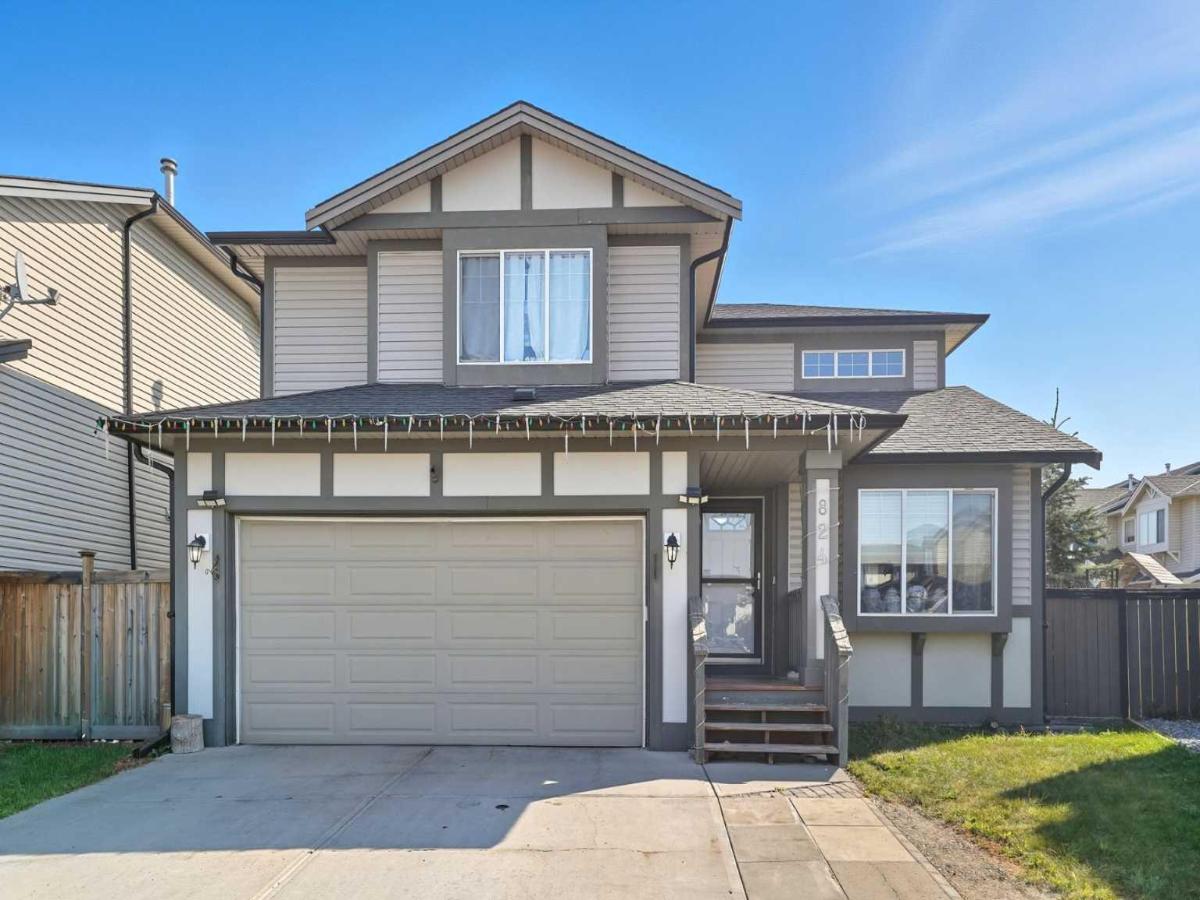 824 Luxstone Square SW Airdrie AB T4B 3L3 MLS #A2265001 MLS #A2265001 image #0
